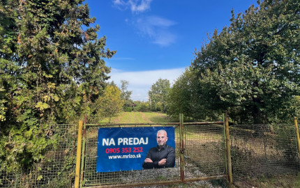 Na predaj stavebný pozemok 800m2, Kvetoslavov