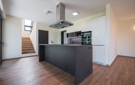 NA PREDAJ 4izb. rekreačný dom priamo pri golfovom areály PENATI GOLF REZORT