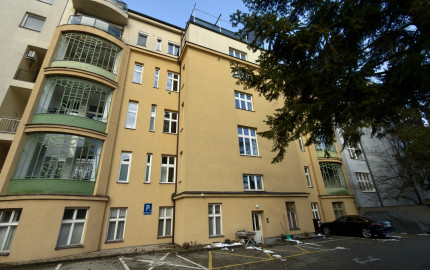 Na predaj investičný 2,5izb. byt, U. Leškova, Staré mesto