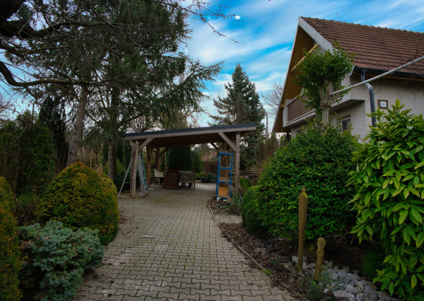 P.G's & Co. | Predáme 3 izbový rodinný dom na veľkom krásnom pozemku v Dobrohošti